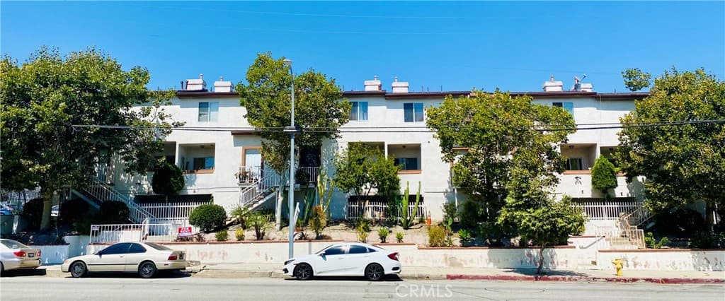 13522 Glenoaks Boulevard 4
