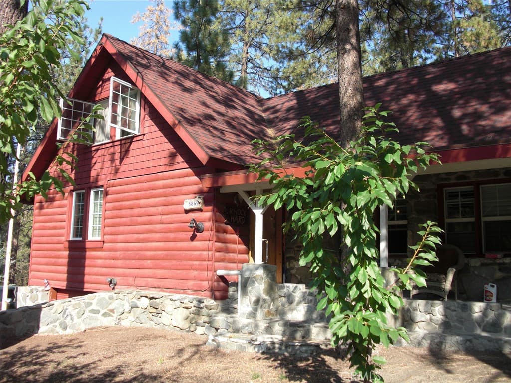 5865 Elm Street