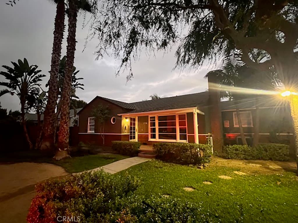 5744 Stansbury Avenue