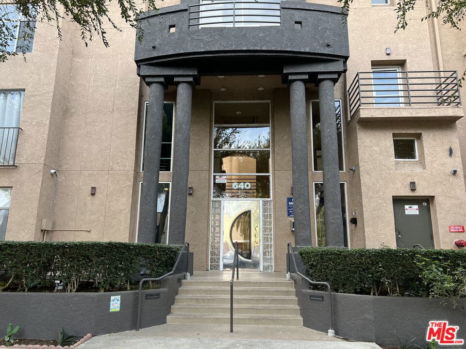 640 W 4th Street 205