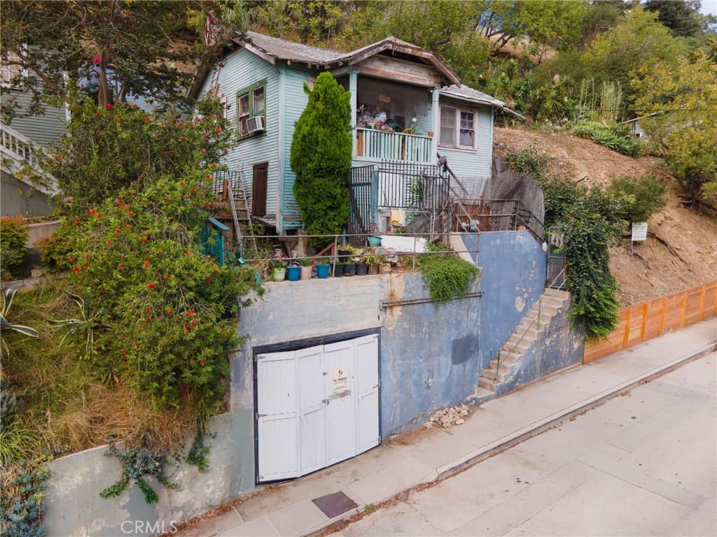 325 Museum Dr