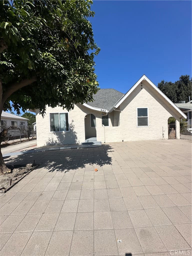 244 E 10th