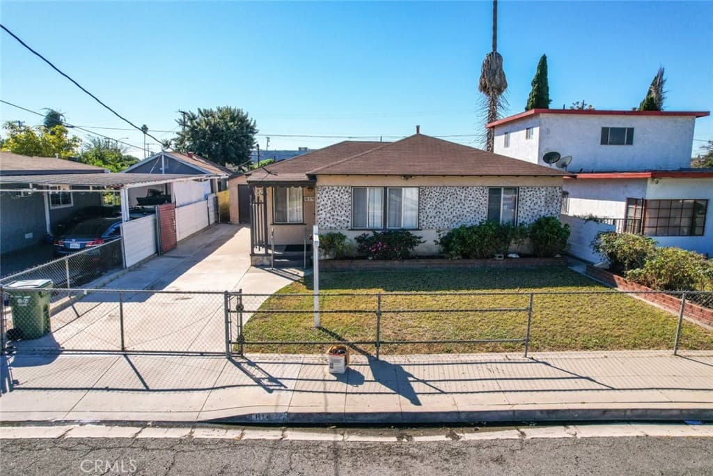 814 W Maple Street