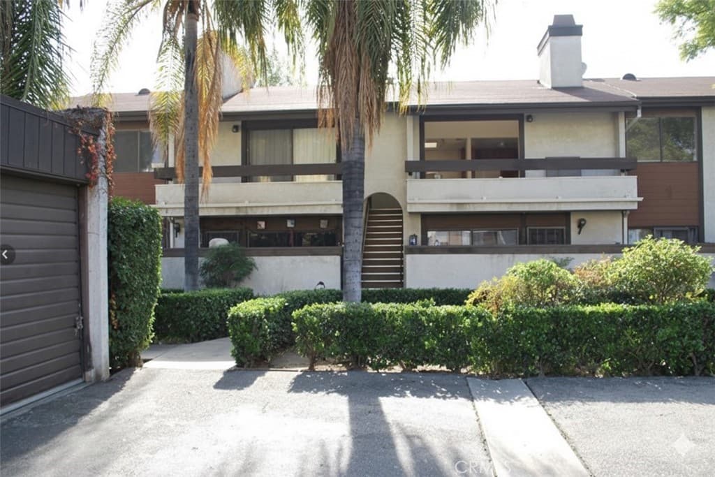 9600 Van Nuys 210