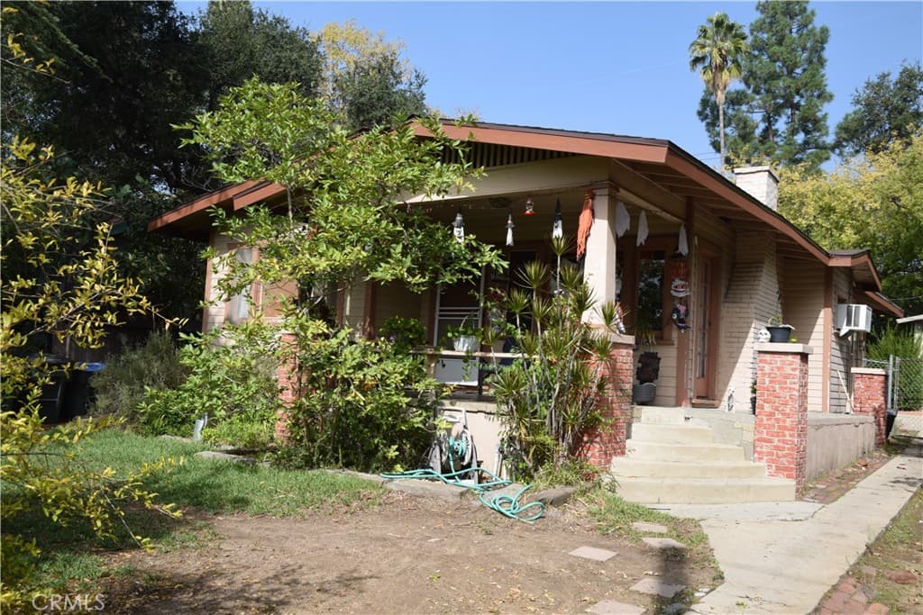 1247 E Topeka