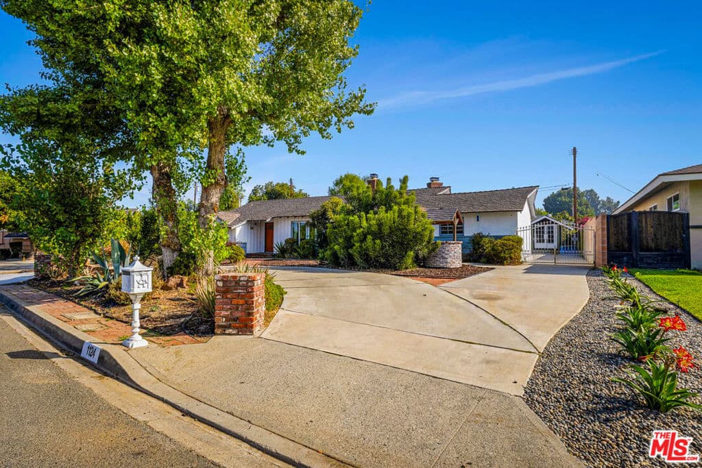 1124 S Cajon Avenue