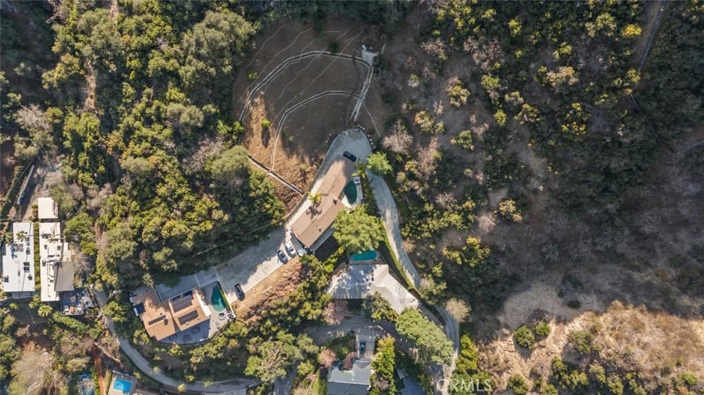 3277 Longridge Terrace