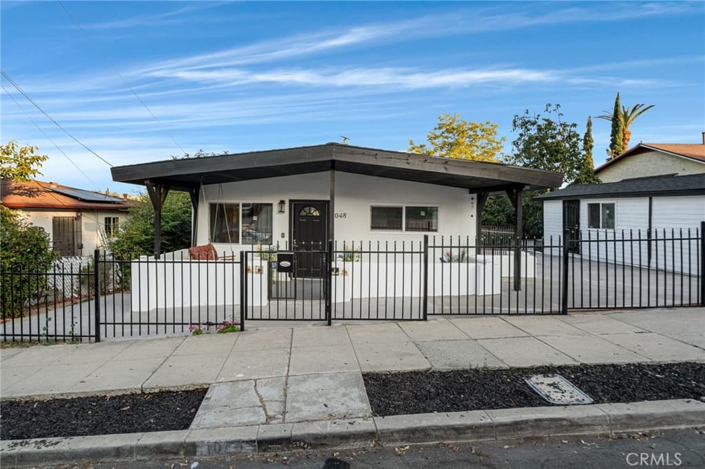 1048 Dexter Street