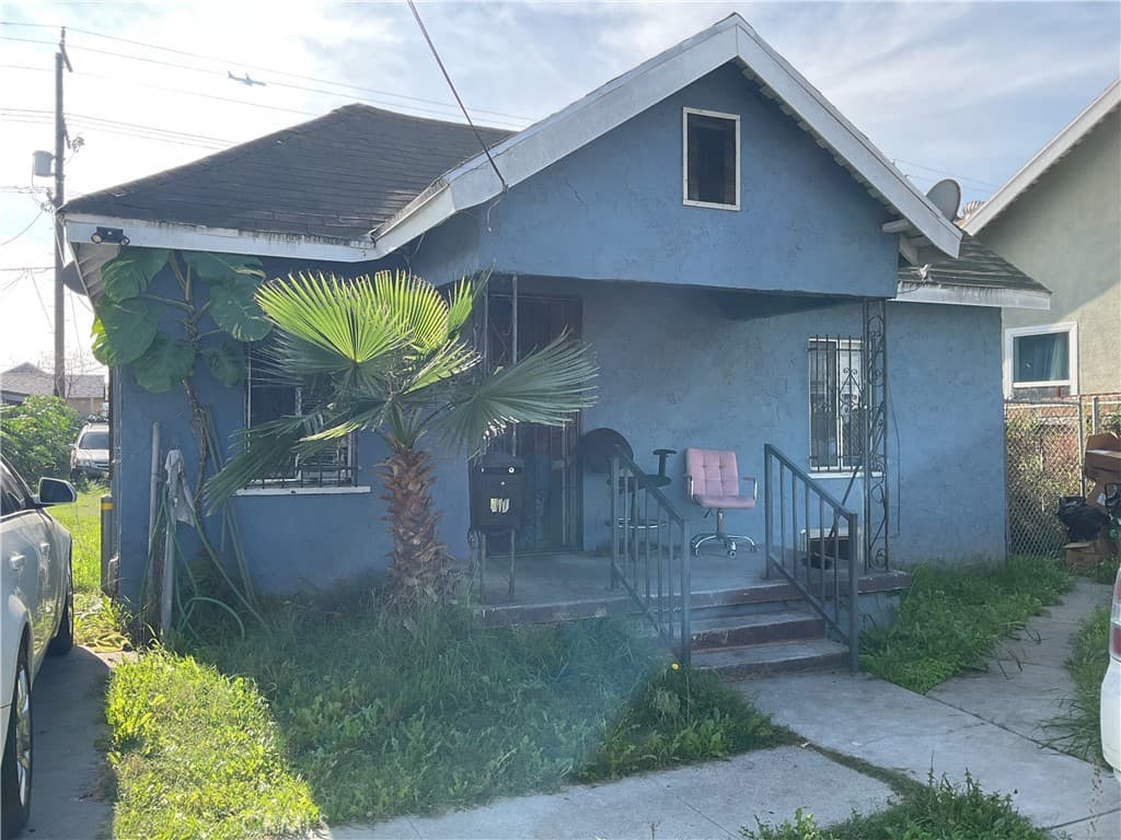 410 E Gage Avenue