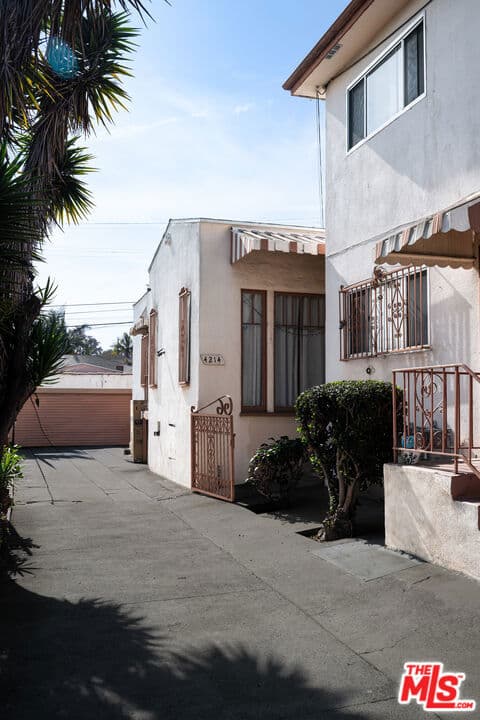 4214 W Slauson Avenue