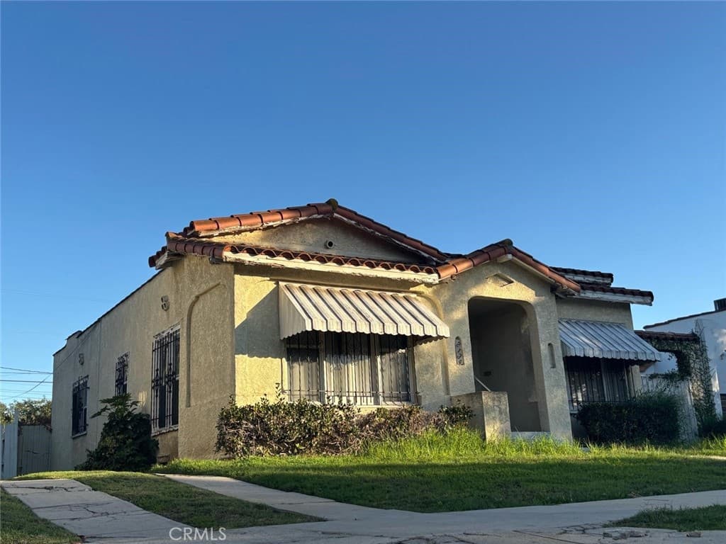 2134 S SYCAMORE Avenue