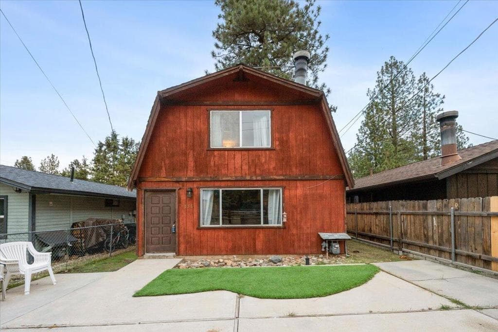 858 Norwood Lane