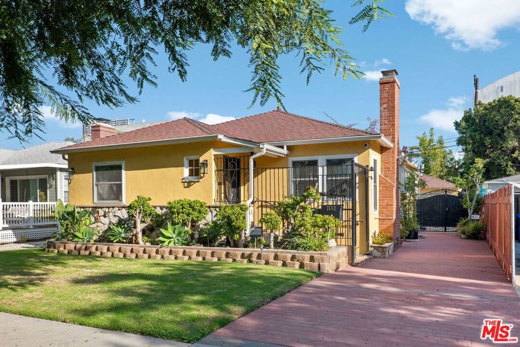 3552 Schaefer Street