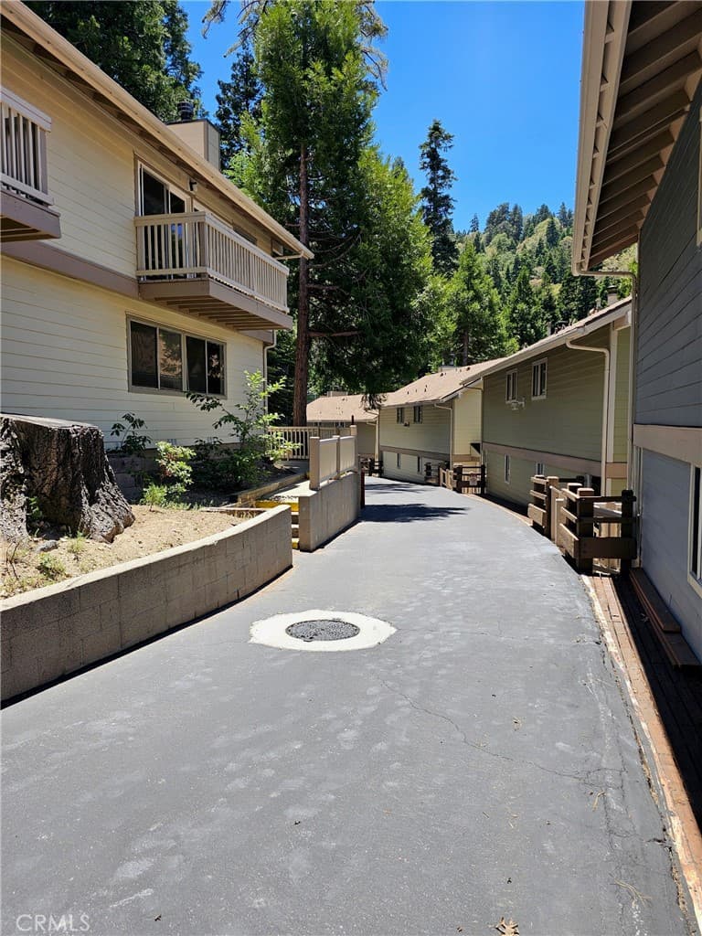 310 Canyon Crest