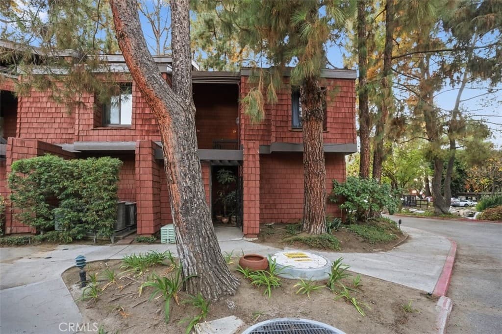 300 S Prospectors Road 29