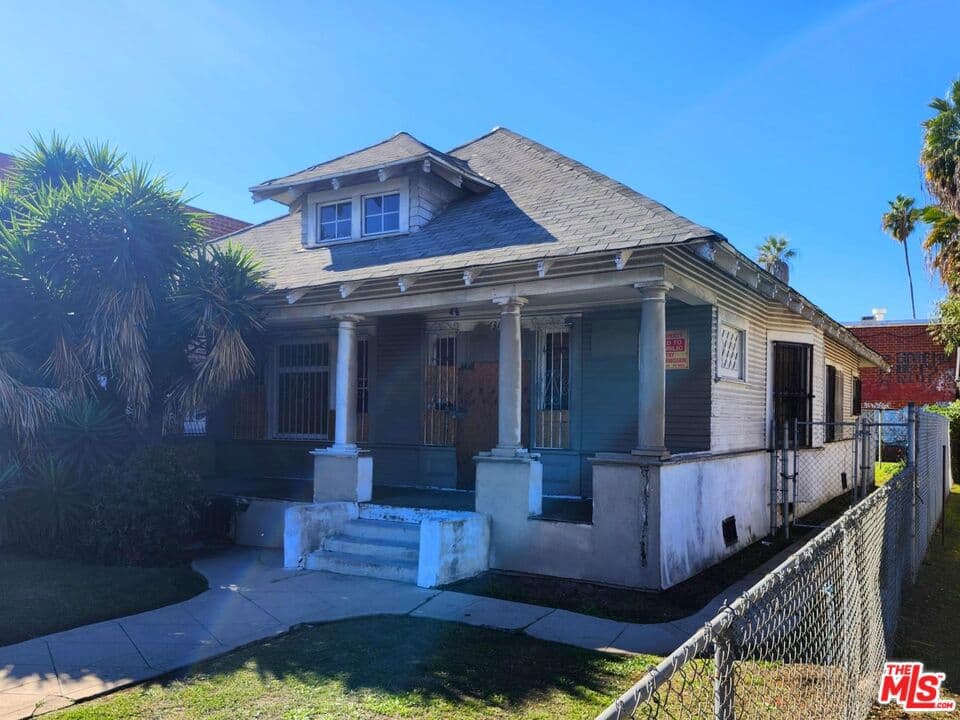 4313 S Flower Street