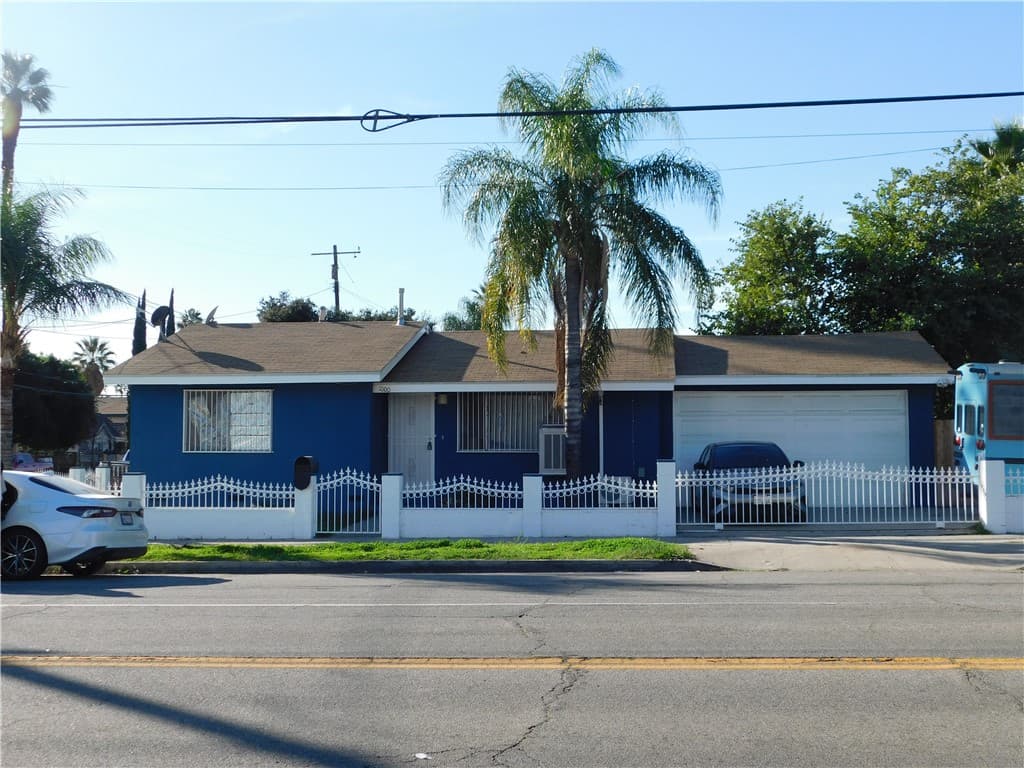 1000 N Mountain View