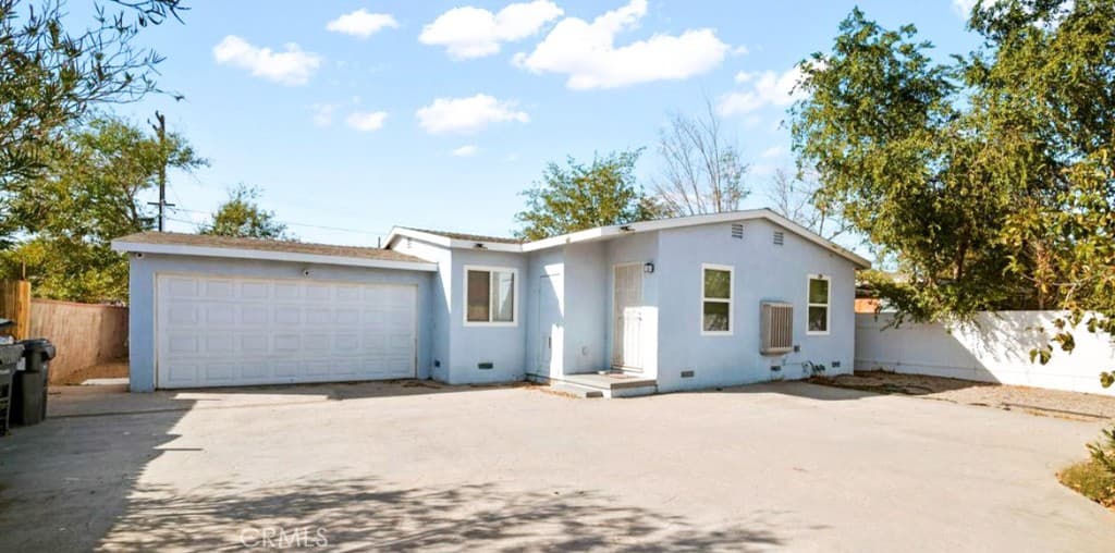 38587 E 9th Street