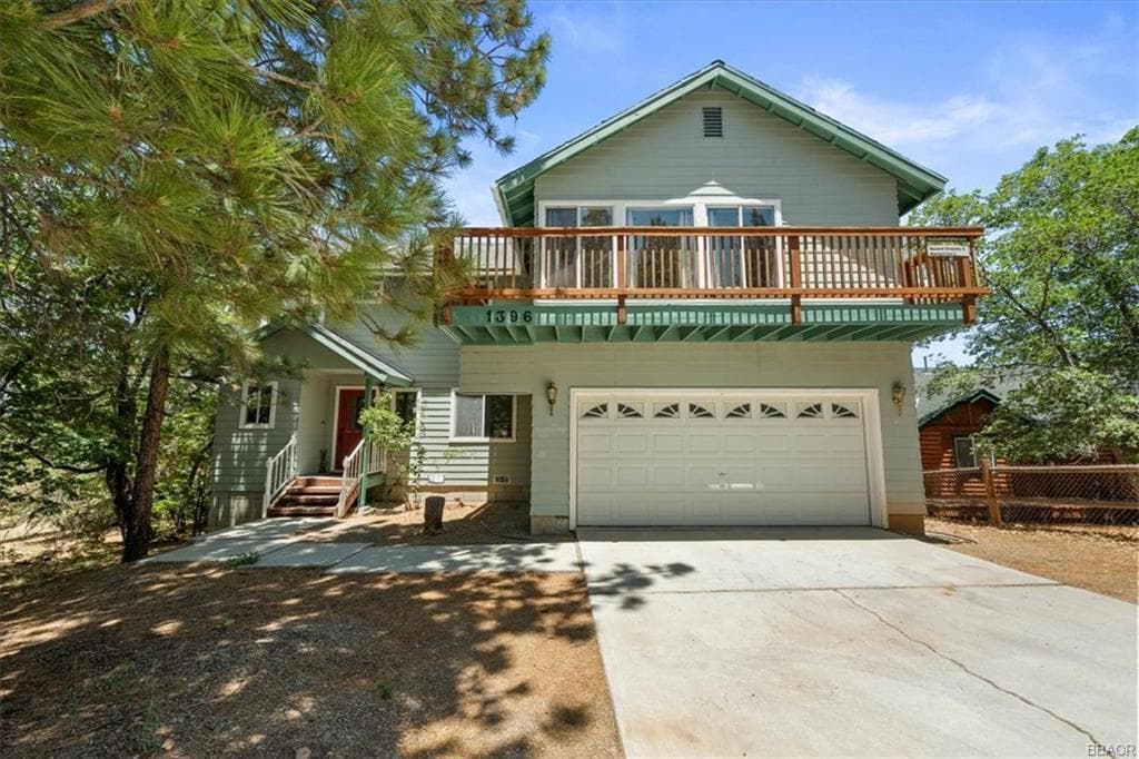 1396 La Crescenta Drive
