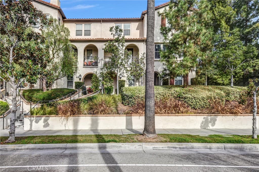 827 E Promenade E