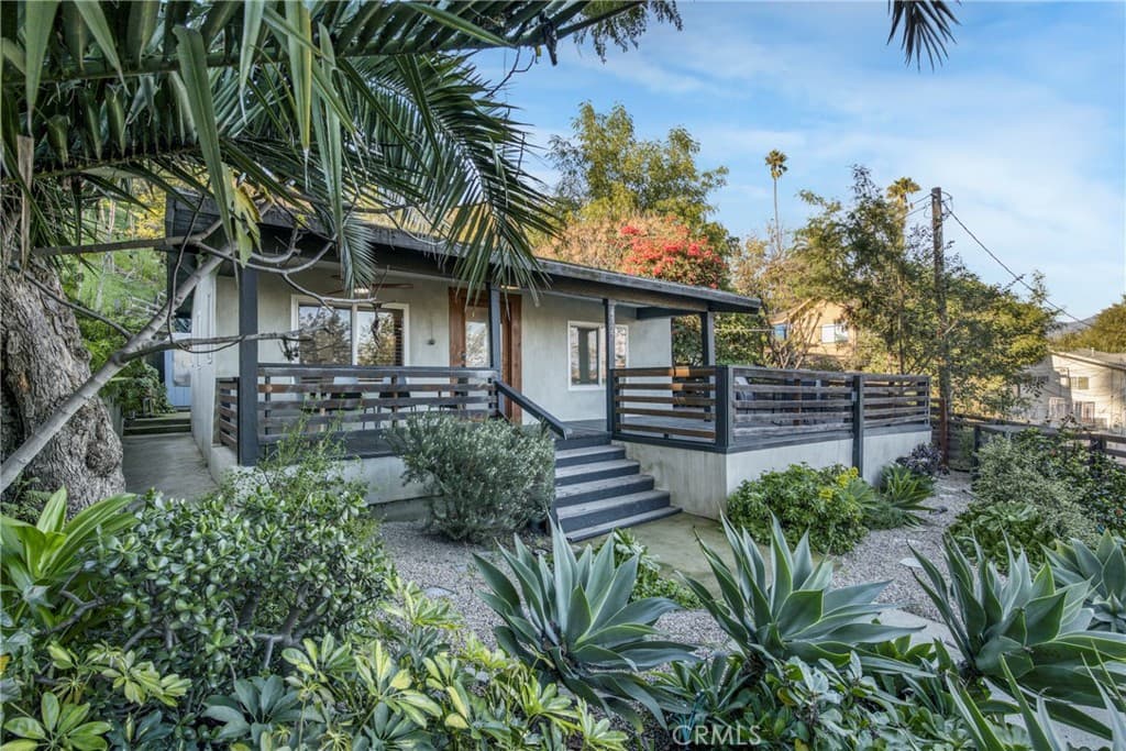 4527 E Rose Hill