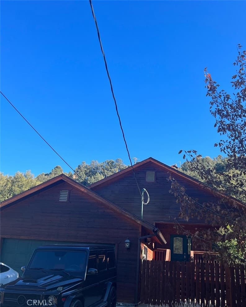 2504 Glacier Drive