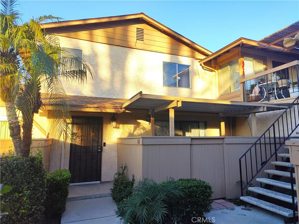 1425 Forest Glen