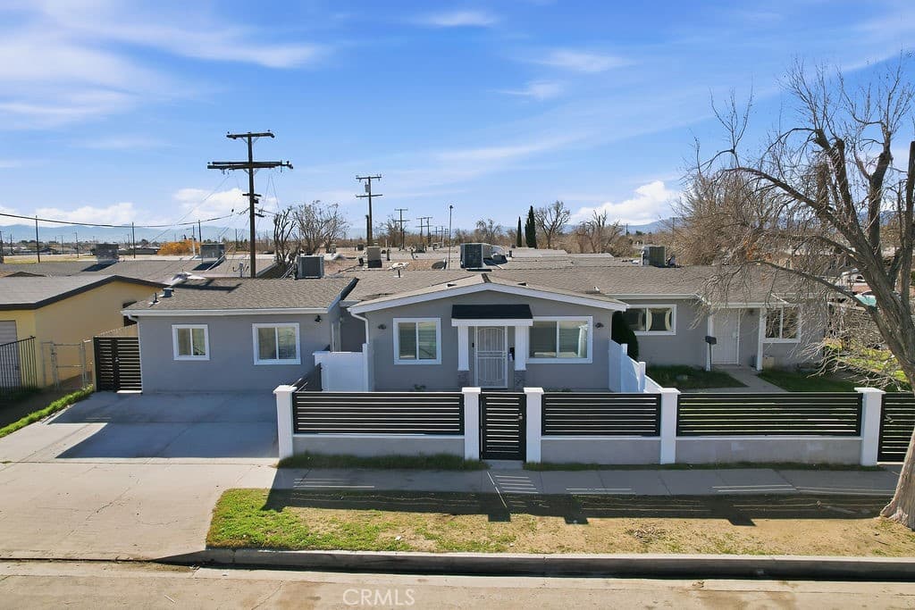 552 W Avenue H8