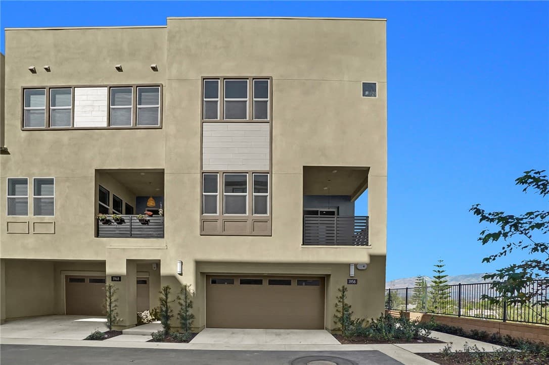 1958 Hollyleaf Terrace