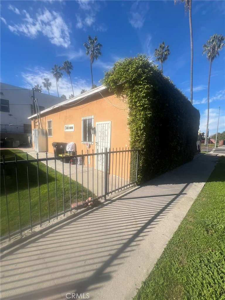 2000 W 54th