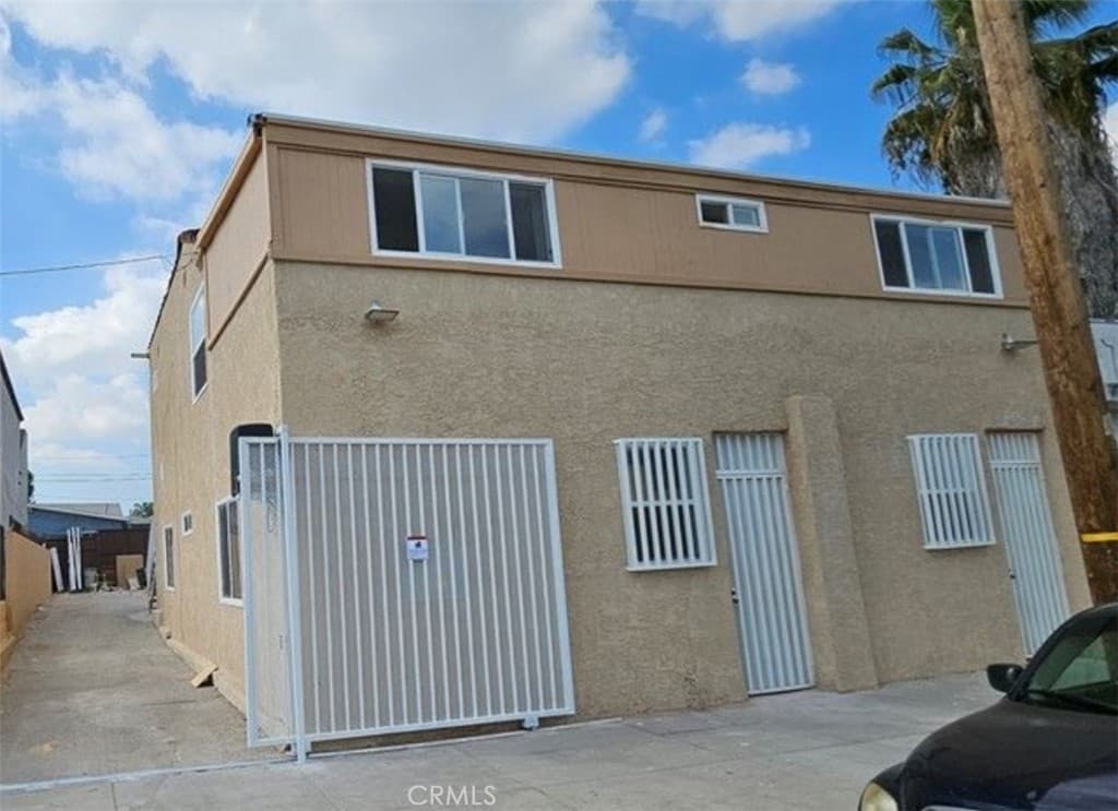 9705 S Normandie