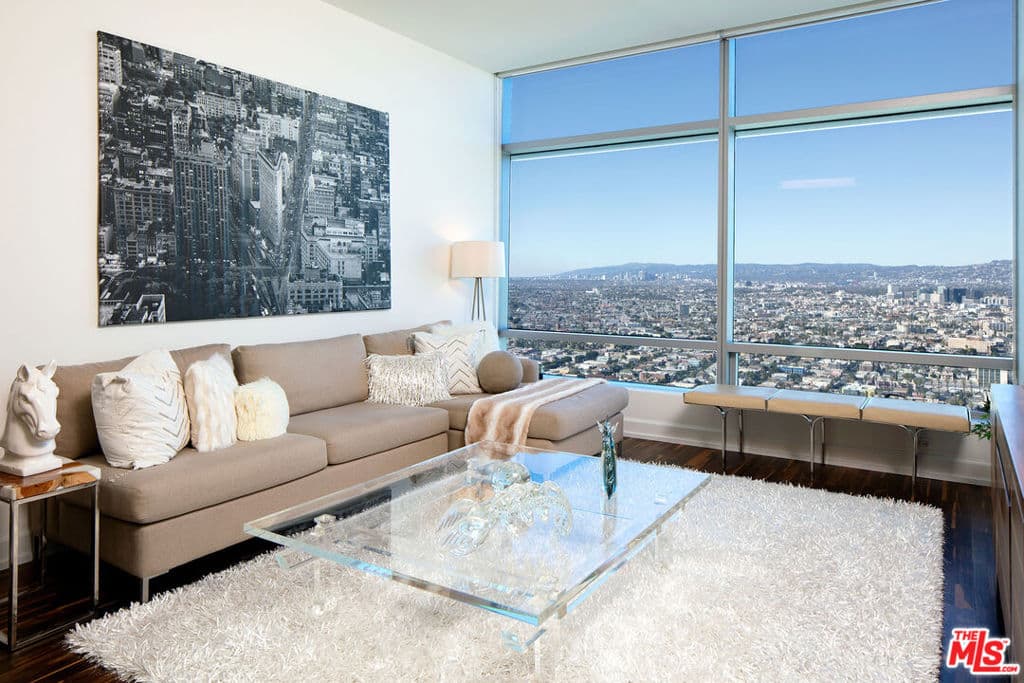 900 W Olympic Boulevard 40F
