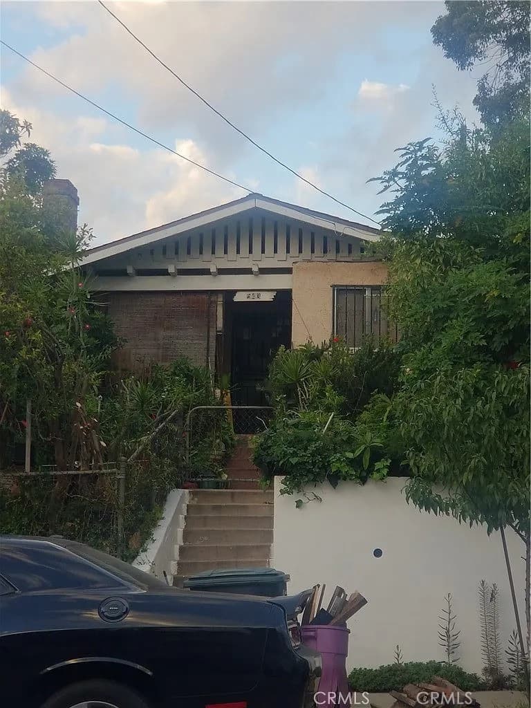 543 S Ditman