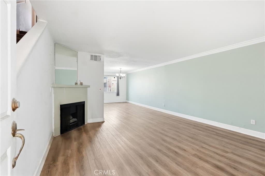 7045 Woodley Avenue 124