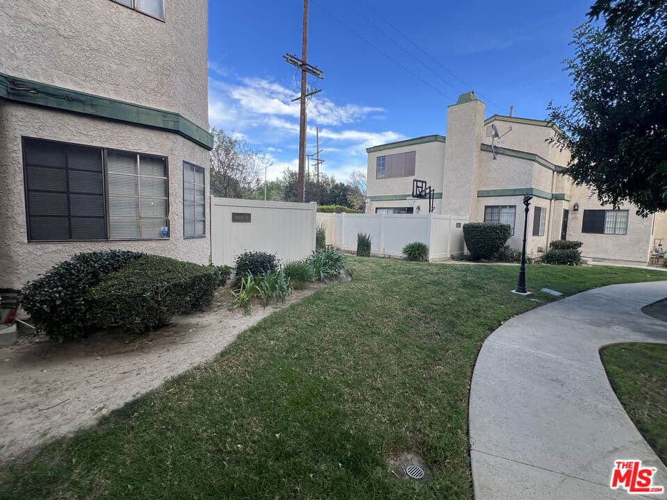19620 Roscoe Boulevard D