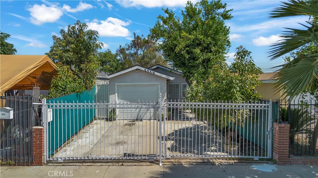 2115 E 114th