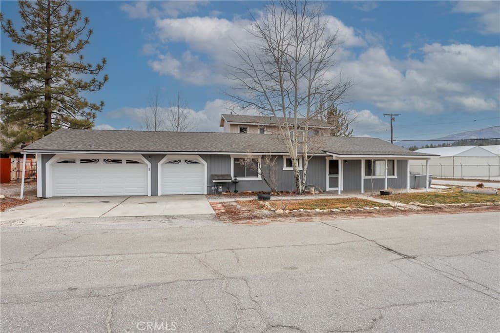 171 W Meadow