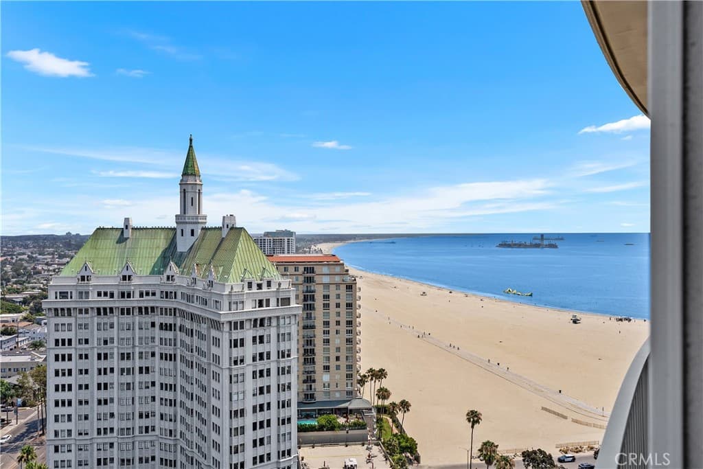 700 E Ocean 2703