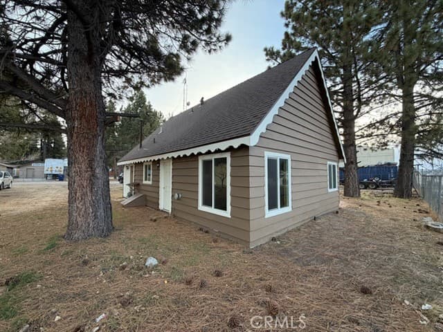 345 W Fairway