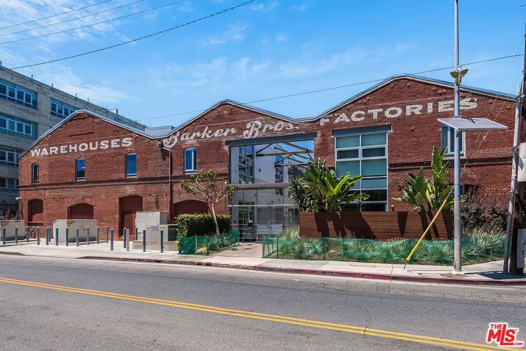 527 Molino Street 206