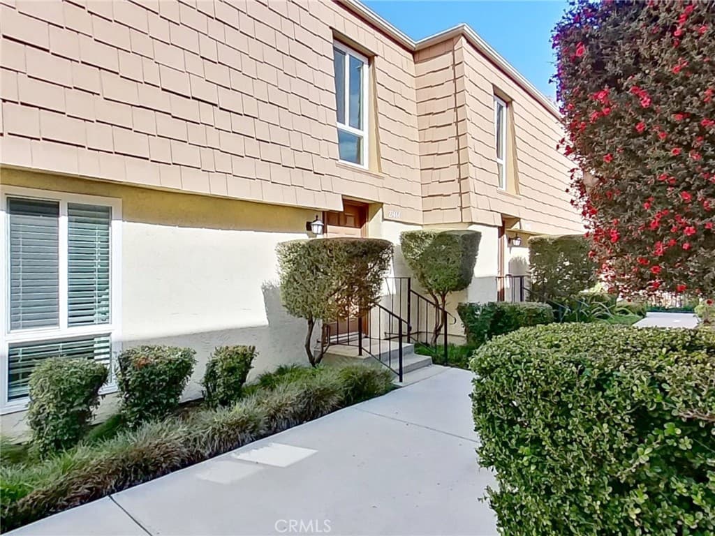 27464 Country Glen