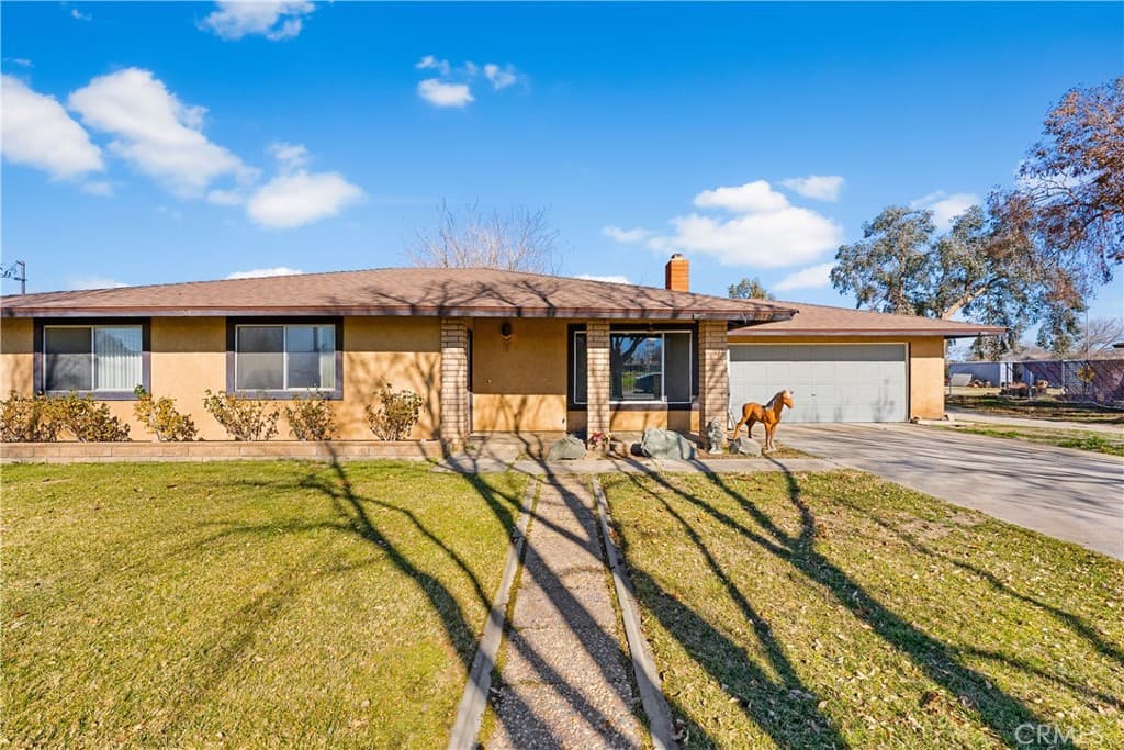 10837 E Avenue R10
