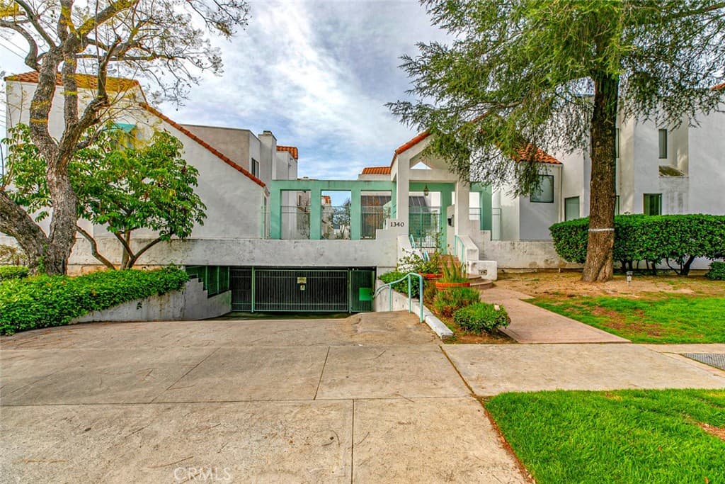 1340 Glenwood Road 4