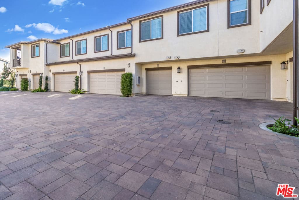 3970 S Oasis Paseo 222