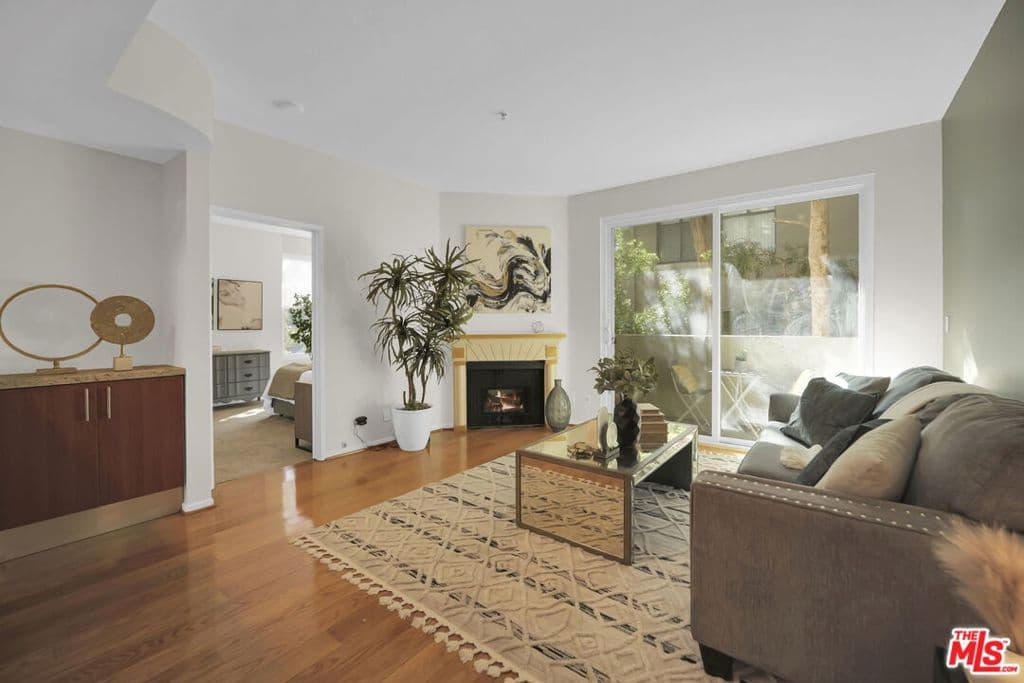620 S Gramercy Place 135
