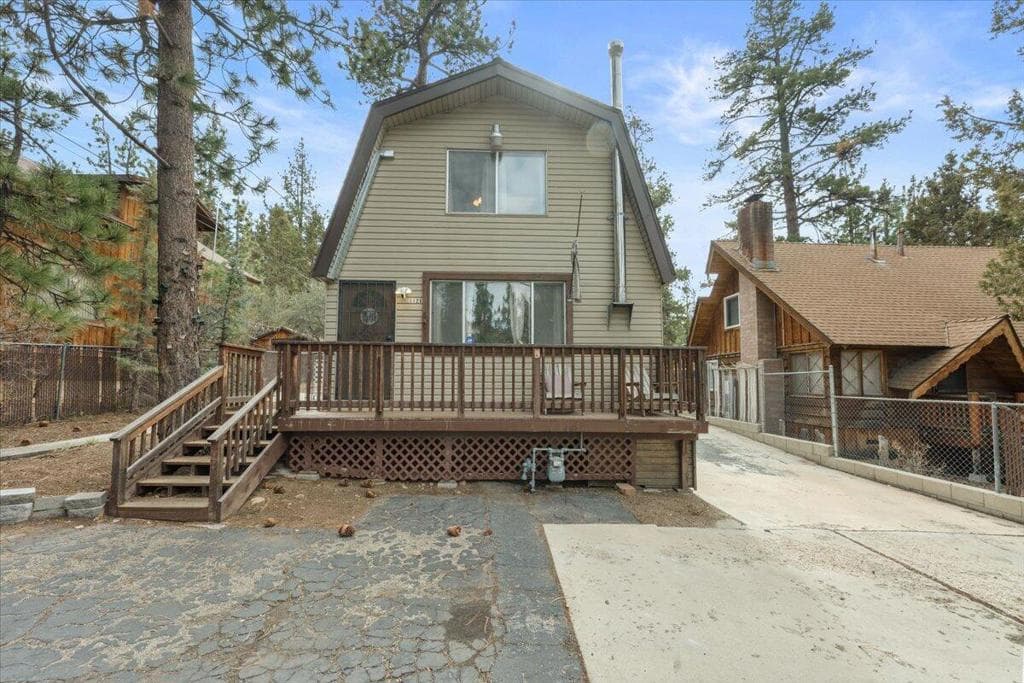 112 E Mojave Boulevard
