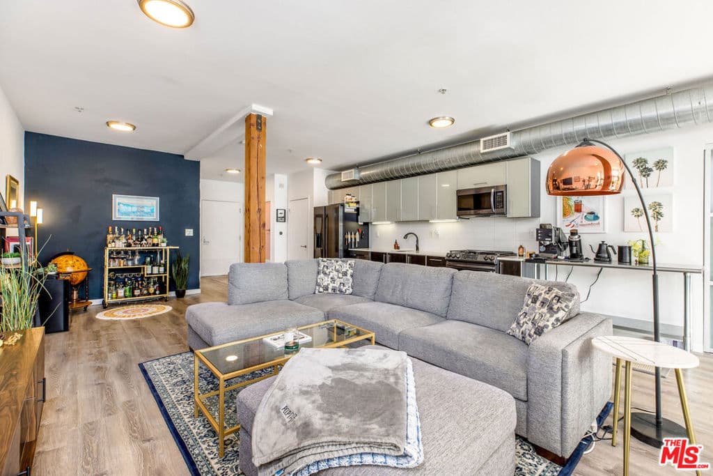 4215 Glencoe Avenue 206
