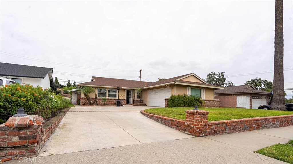 1109 Finegrove