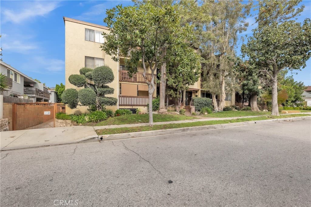 445 Ivy 204