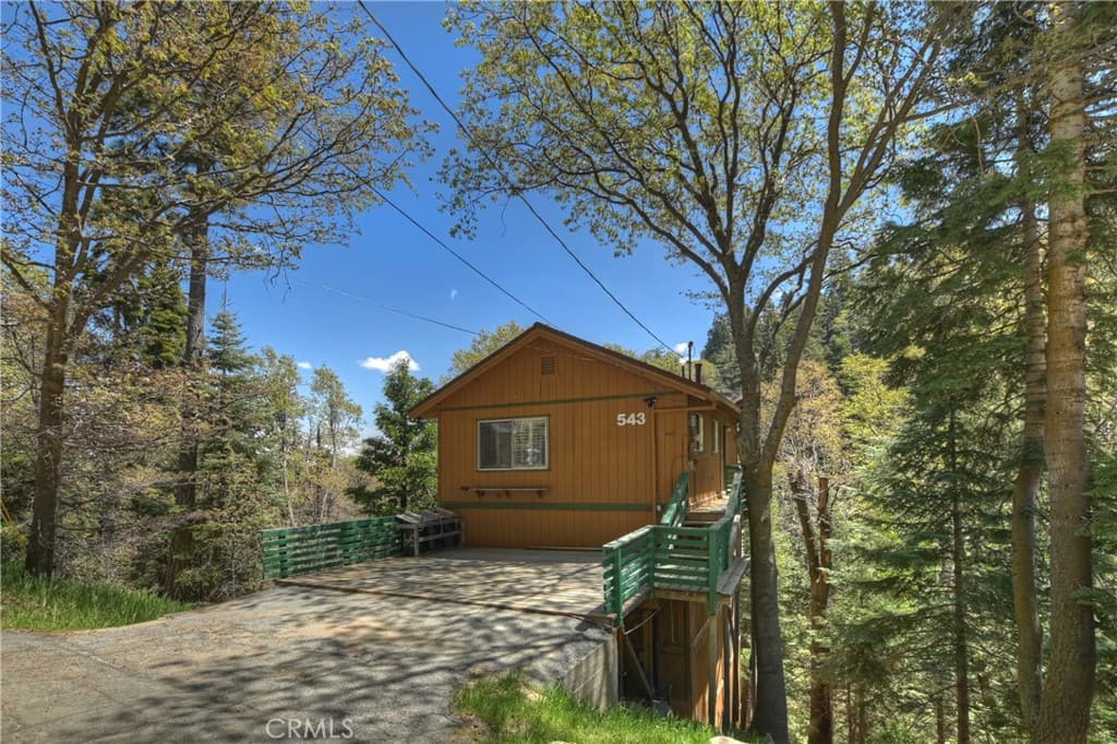 543 Community Drive